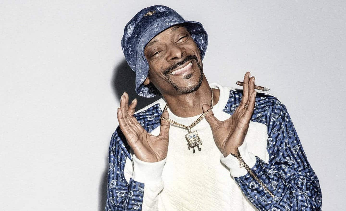 Snoop Dogg já possui 20 álbuns em sua discografia e a coleção de carros à qual todo rapper deve aspirar.